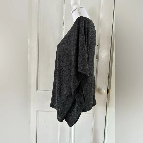 Lightweight Grey Maternity Poncho Sweater size Small - Picture 2 of 5